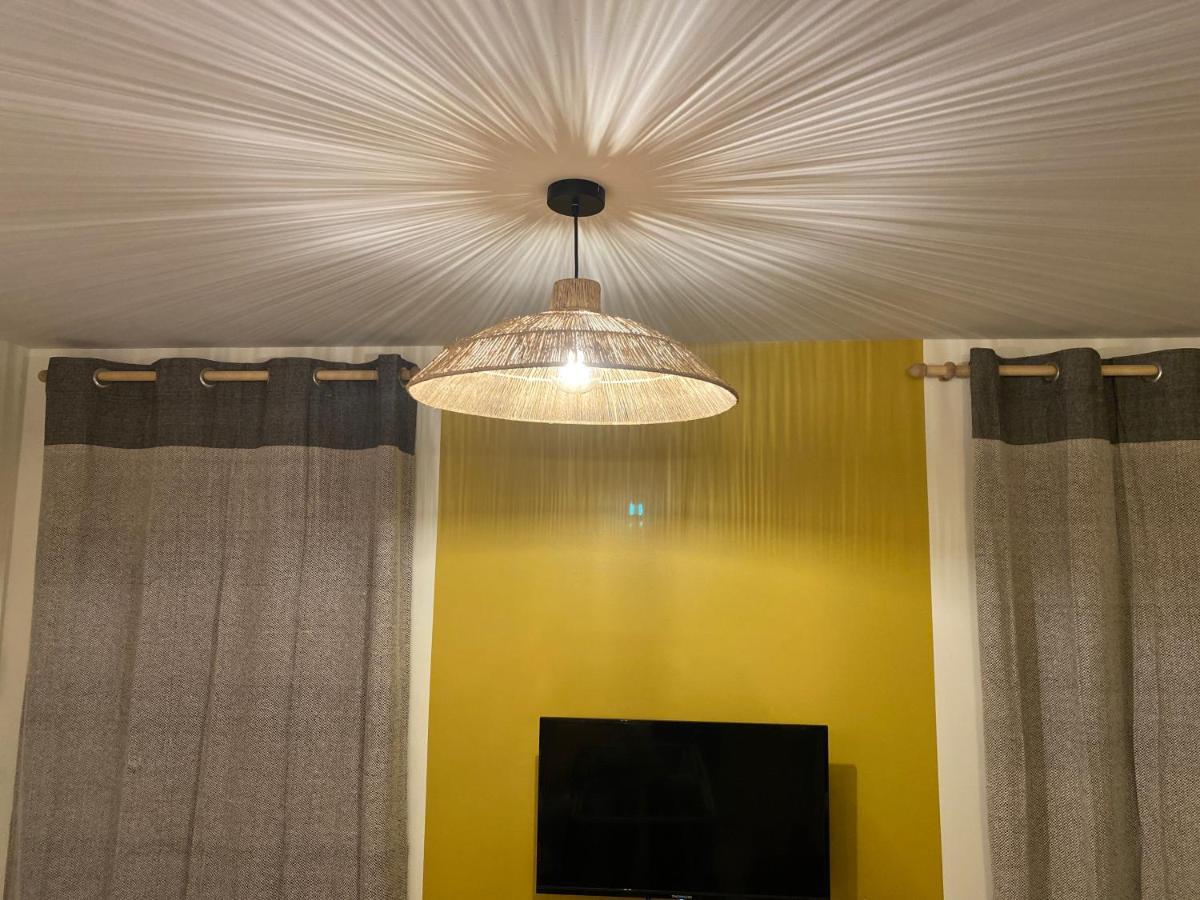 Exceptionnel ! Superbe Appartement Refait A Neuf En Rez-De-Chaussee Avec Parking Prive 卡斯特尔 外观 照片